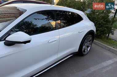 Универсал Porsche Taycan Cross Turismo 2021 в 
