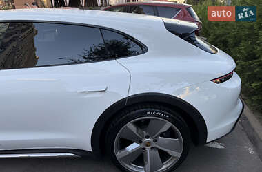 Универсал Porsche Taycan Cross Turismo 2021 в 