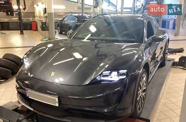 Porsche Taycan Cross Turismo 2021