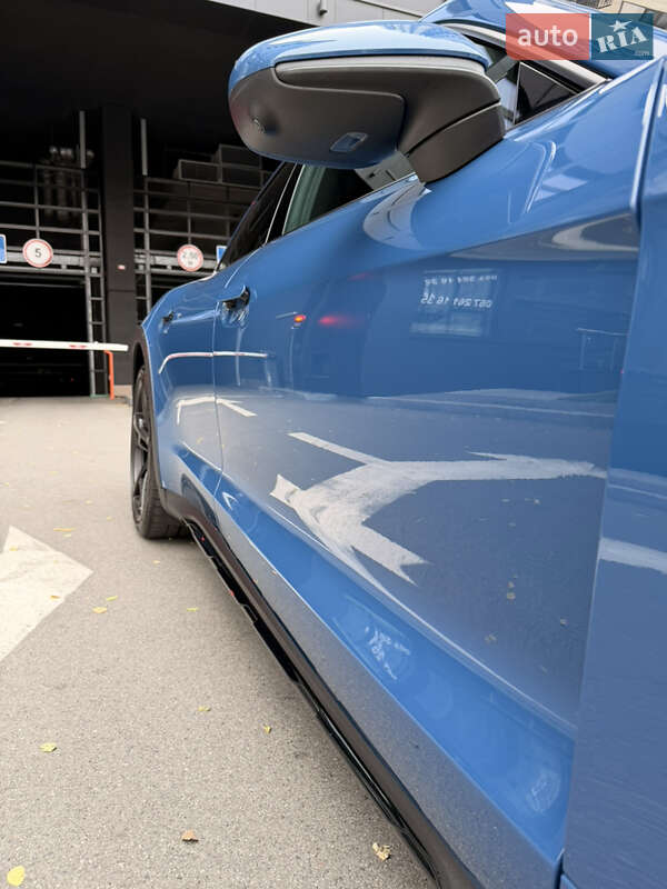 Универсал Porsche Taycan Cross Turismo 2023 в Киеве