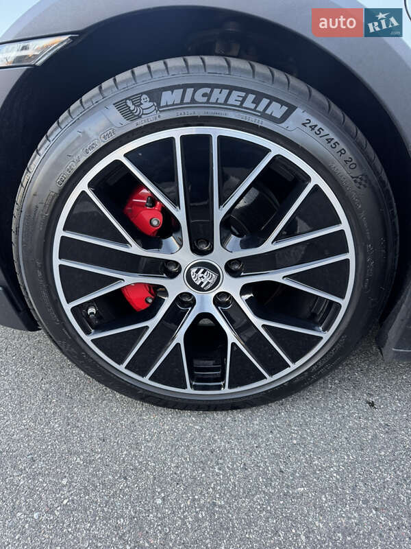 Седан Porsche Taycan Cross Turismo 2021 в Киеве фото 22 Седан Porsche Taycan Cross Turismo 2021 в Киеве