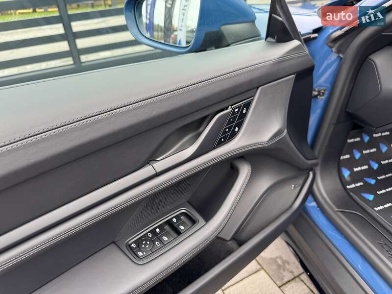Универсал Porsche Taycan Cross Turismo 2023 в Ровно
