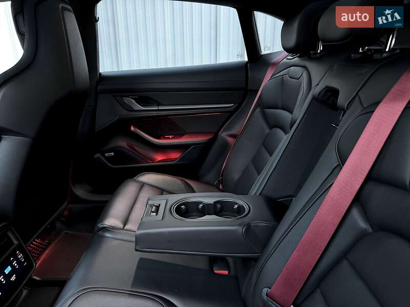 Універсал Porsche Taycan Cross Turismo 2021 в Києві