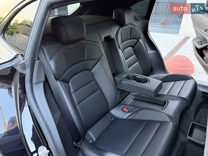 Універсал Porsche Taycan Cross Turismo 2023 в Києві