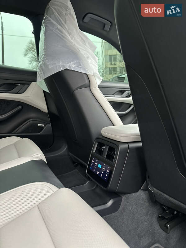 Универсал Porsche Taycan Cross Turismo 2021 в Киеве фото 13 Универсал Porsche Taycan Cross Turismo 2021 в Киеве