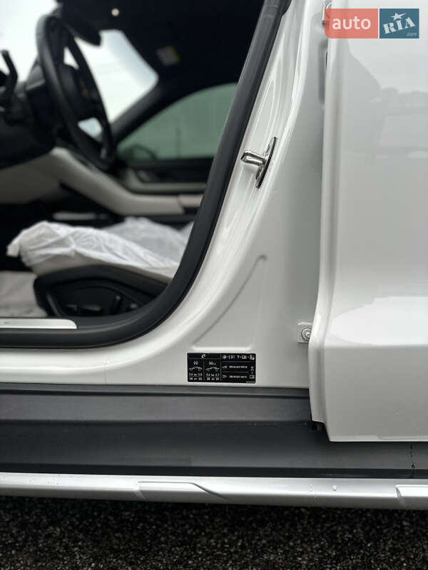 Универсал Porsche Taycan Cross Turismo 2021 в Киеве фото 21 Универсал Porsche Taycan Cross Turismo 2021 в Киеве