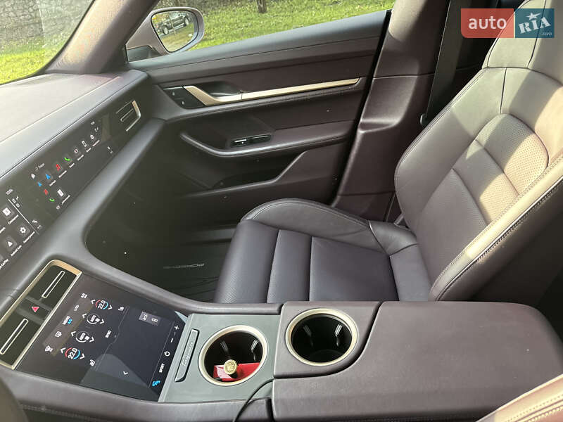 Универсал Porsche Taycan Cross Turismo 2021 в Киеве