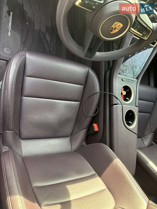 Универсал Porsche Taycan Cross Turismo 2021 в Киеве