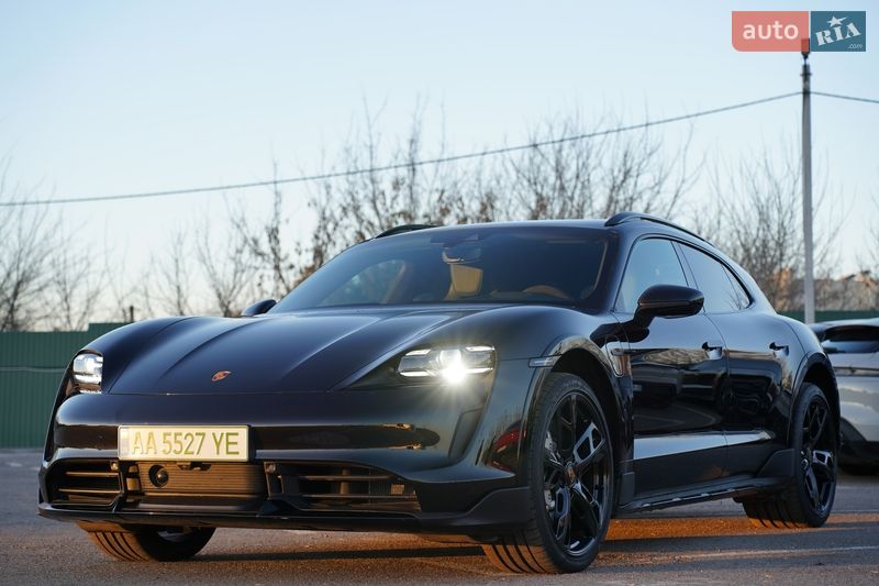 Porsche Taycan Cross Turismo 2022