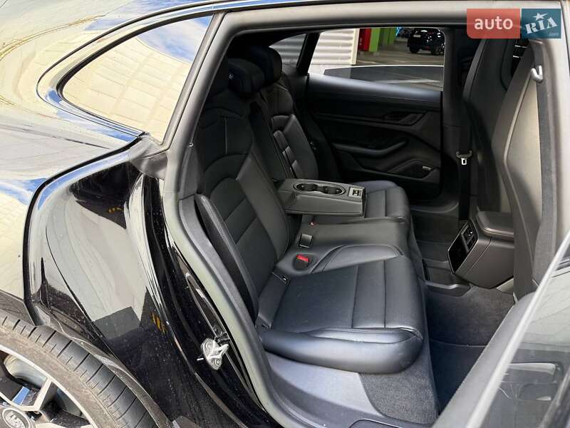 Универсал Porsche Taycan Sport Turismo 2023 в Киеве