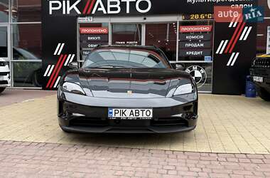 Универсал Porsche Taycan Sport Turismo 2024 в 
