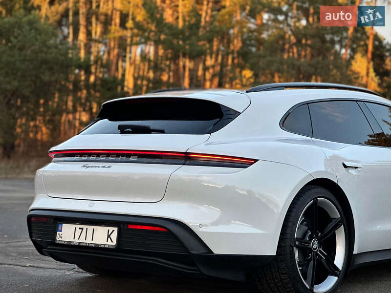 Універсал Porsche Taycan Sport Turismo 2023 в Києві фото 28 Універсал Porsche Taycan Sport Turismo 2023 в Києві