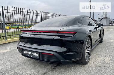 Седан Porsche Taycan 2020 в Киеве