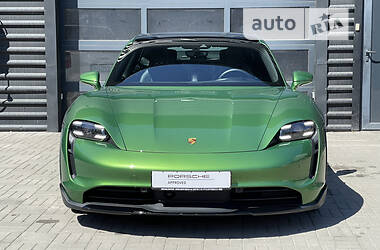 Универсал Porsche Taycan 2021 в 
