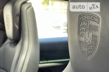 Универсал Porsche Taycan 2021 в 