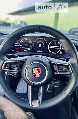 Купе Porsche Taycan 2020 в 
