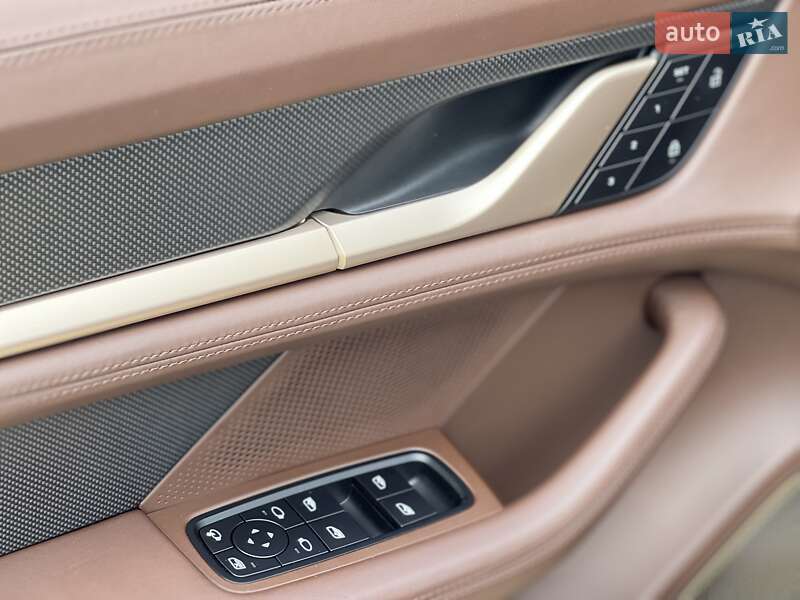 Седан Porsche Taycan 2021 в Одессе