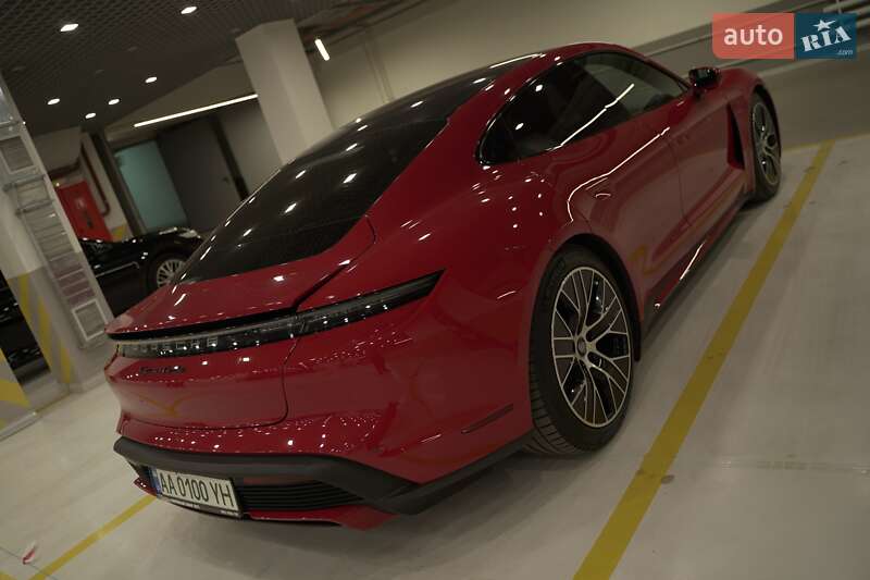 Седан Porsche Taycan 2020 в Киеве
