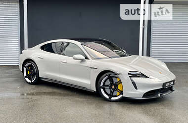 Седан Porsche Taycan 2021 в Киеве