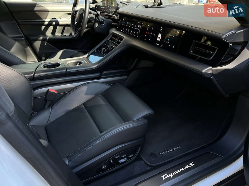 Седан Porsche Taycan 2020 в Одессе