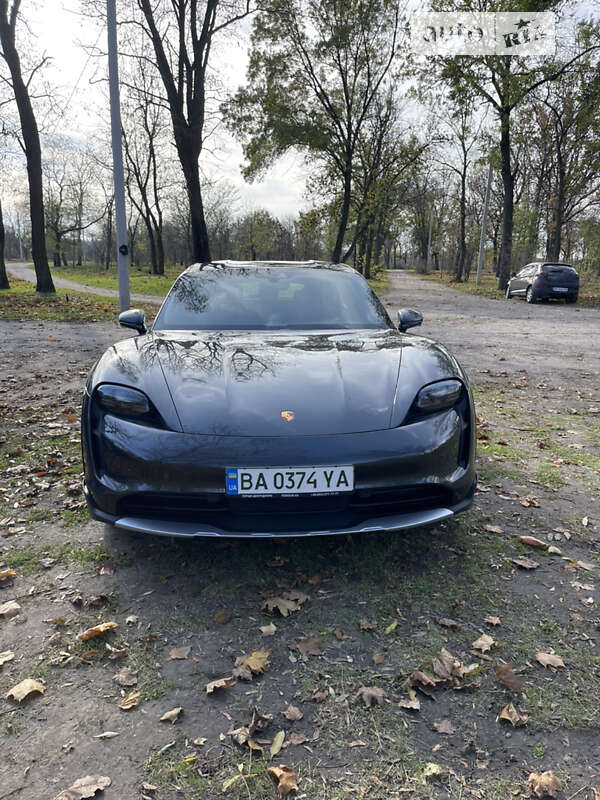 Седан Porsche Taycan 2021 в Кропивницком