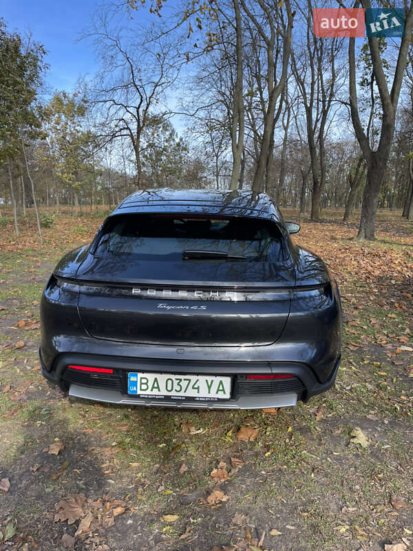 Седан Porsche Taycan 2021 в Кропивницком