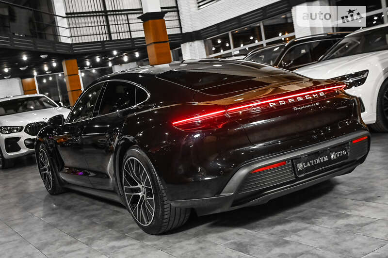Седан Porsche Taycan 2020 в Одессе