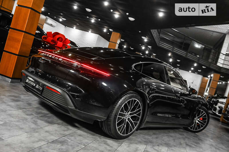 Седан Porsche Taycan 2020 в Одессе