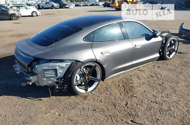 Седан Porsche Taycan 2020 в 