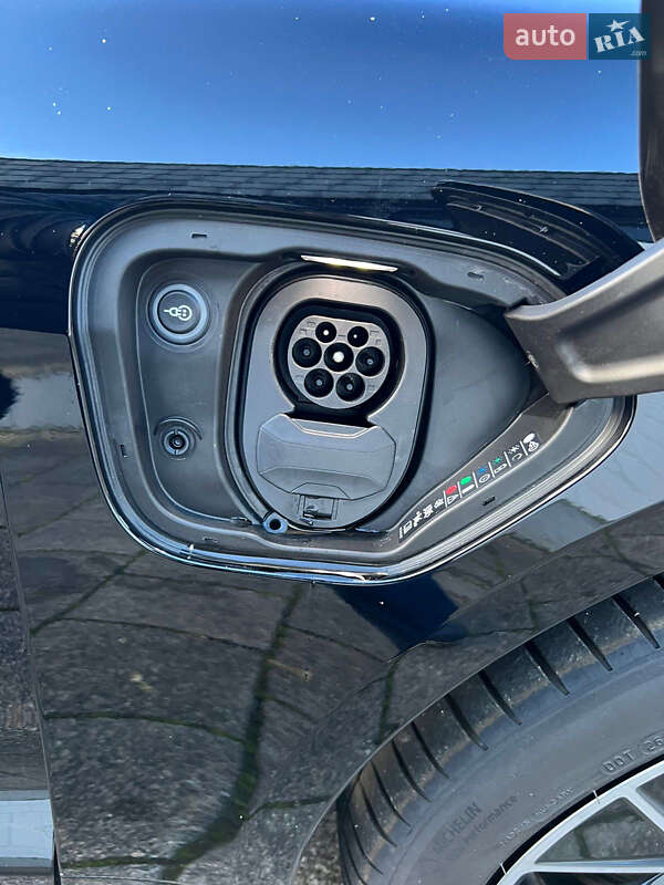 Седан Porsche Taycan 2023 в Киеве фото 24 Седан Porsche Taycan 2023 в Киеве