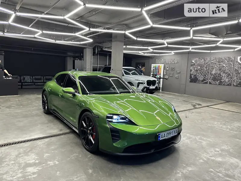Porsche Taycan 2022