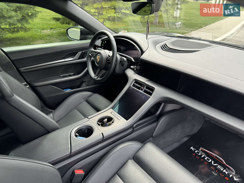 Седан Porsche Taycan 2020 в Одессе