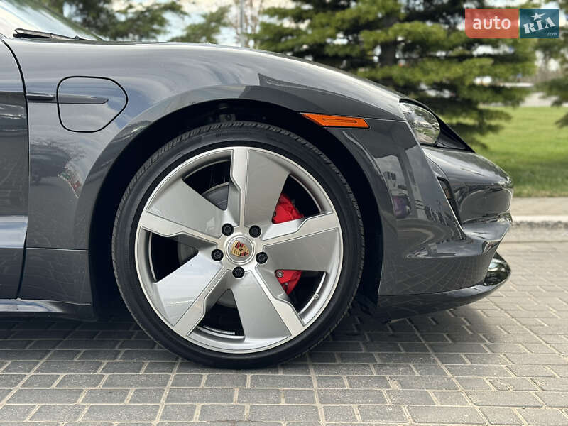 Седан Porsche Taycan 2020 в Одессе
