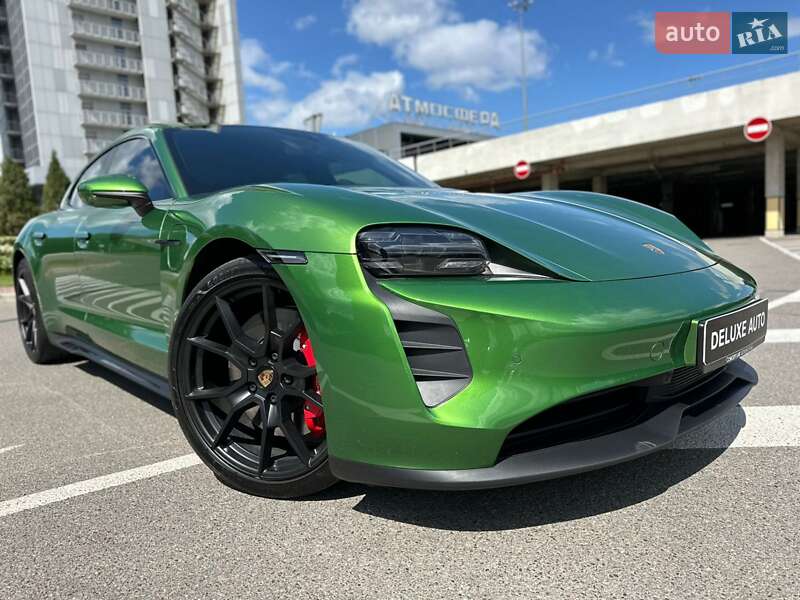 Седан Porsche Taycan 2022 в Києві