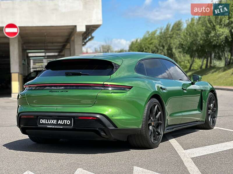 Седан Porsche Taycan 2022 в Києві