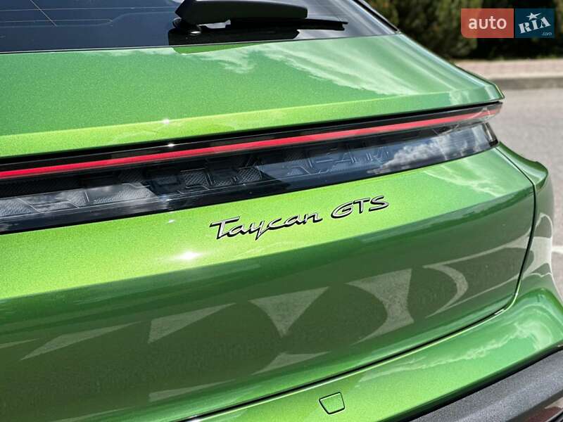 Седан Porsche Taycan 2022 в Києві