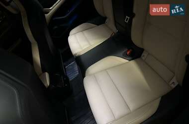 Седан Porsche Taycan 2020 в 