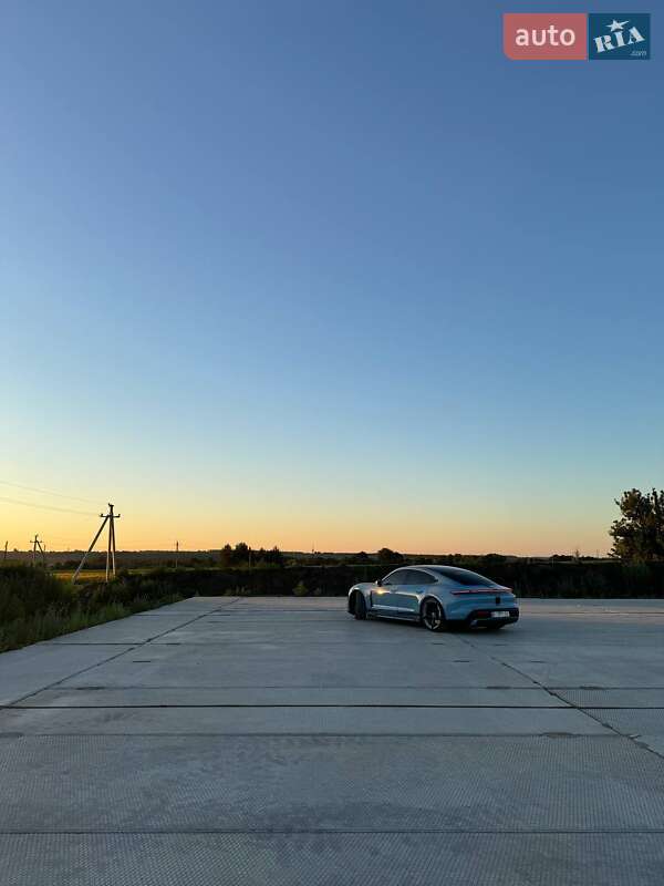 Седан Porsche Taycan 2020 в Полтаве