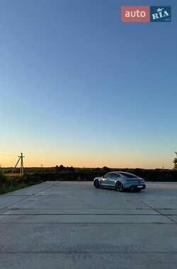 Седан Porsche Taycan 2020 в 