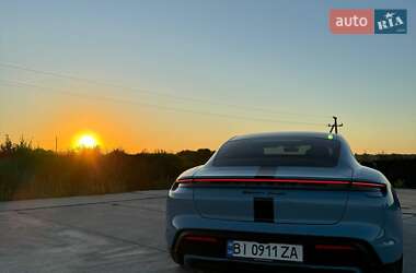 Седан Porsche Taycan 2020 в 