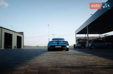 Седан Porsche Taycan 2020 в 