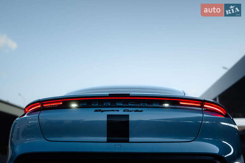 Седан Porsche Taycan 2020 в Полтаве