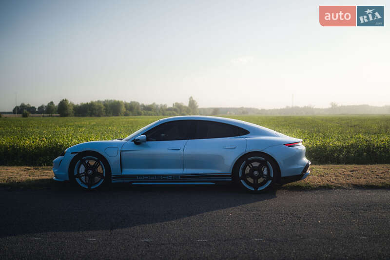 Седан Porsche Taycan 2020 в Полтаве