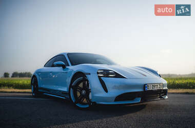 Седан Porsche Taycan 2020 в 