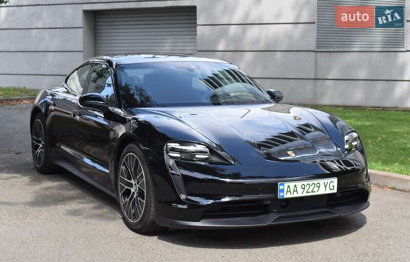 Porsche Taycan 2022
