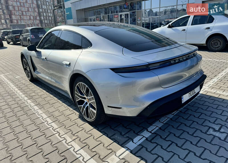 Седан Porsche Taycan 2020 в Киеве