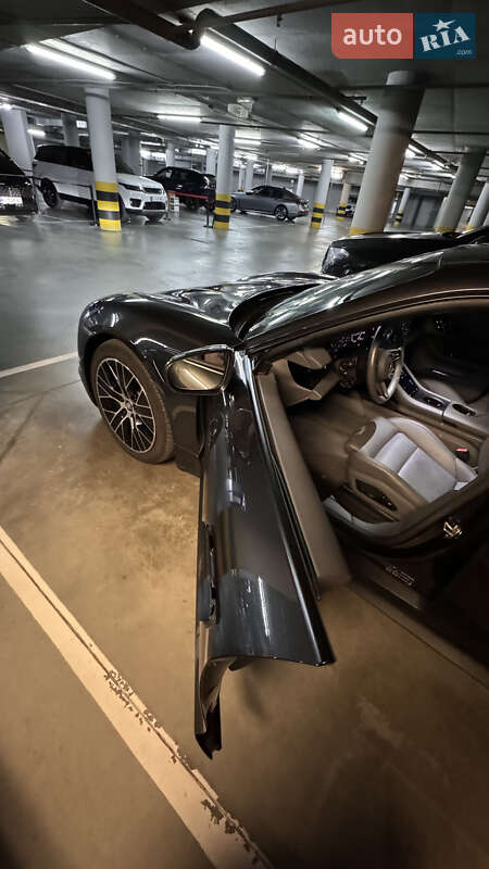 Седан Porsche Taycan 2021 в Киеве