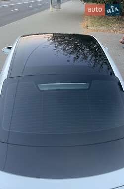 Седан Porsche Taycan 2021 в 