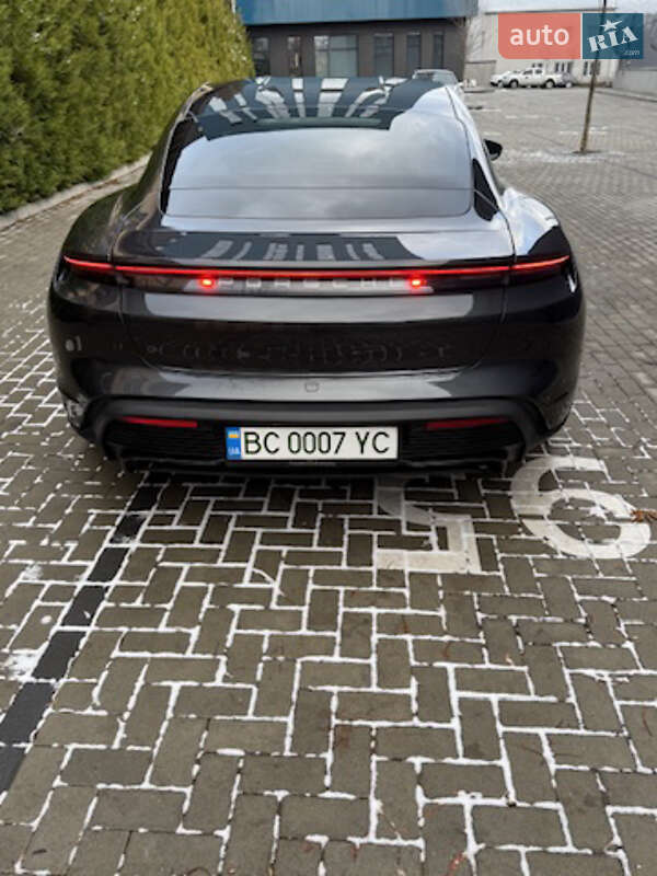 Седан Porsche Taycan 2020 в Львове
