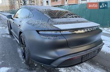 Седан Porsche Taycan 2023 в Киеве